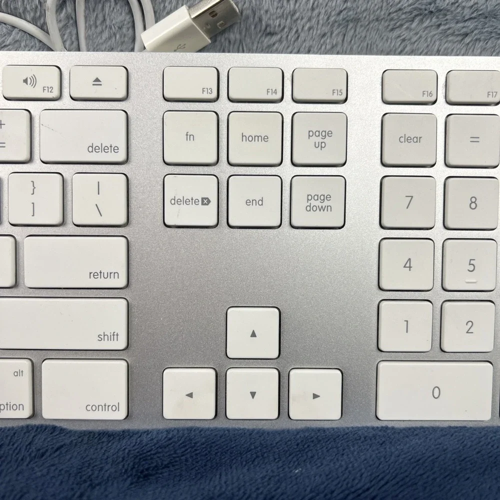 Apple OEM A1243 Aluminum USB Wired Keyboard - Numerical Keypad (For Parts Only)‎